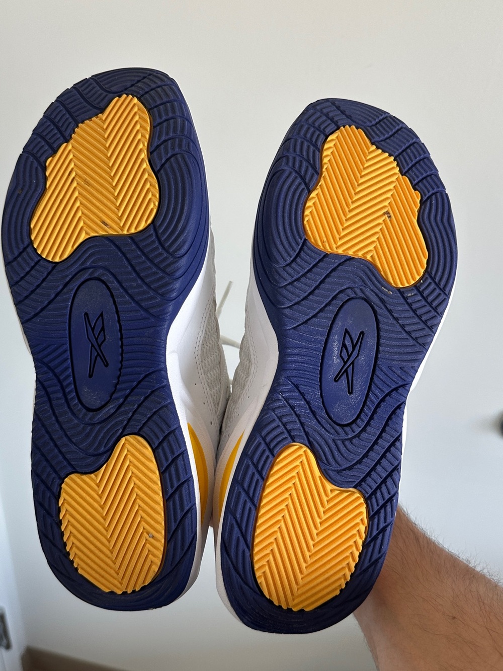 Reebok White Navy and Yellow Retro Running Shoes Size 9 (men’s) - Picture 5 of 6